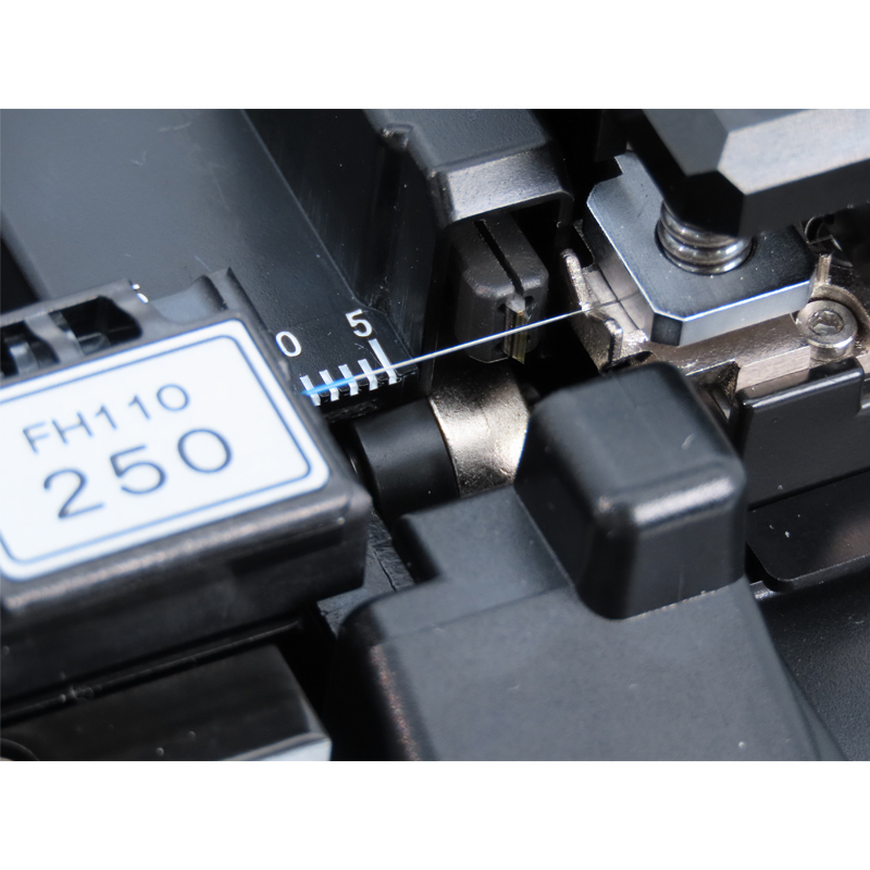 プレーヤー CT-F CT-110 and CT-111 Tension-Method Fiber Cleavers